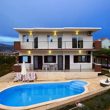 Ivana Villa Hvar Town